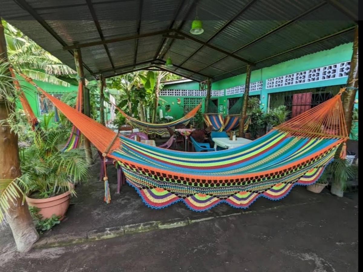 Cocos Hostel Мойогалпа Екстер'єр фото